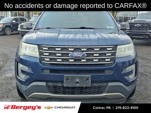 Used 2017 Ford Explorer XLT w/ Equipment Group 202A image 2