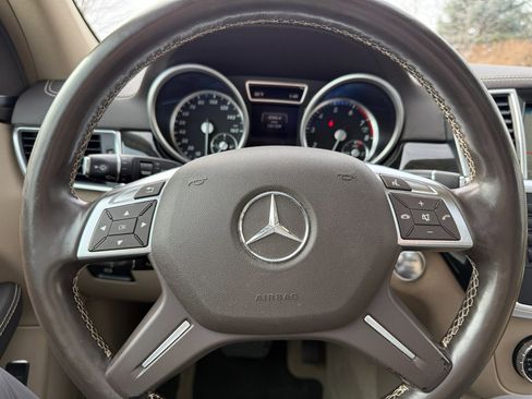 Used 2016 Mercedes-Benz GL 450 4MATIC w/ Premium I Package image 15