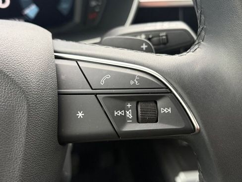 Used 2025 Audi Q3 2.0T Premium image 8