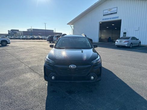 Used 2024 Subaru Outback Premium AWD/4WD image 8