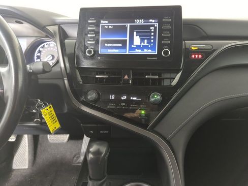 Used 2021 Toyota Camry SE image 13