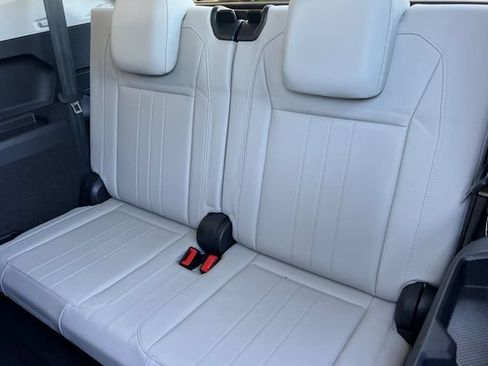 Used 2023 Volkswagen Tiguan SE FWD image 20