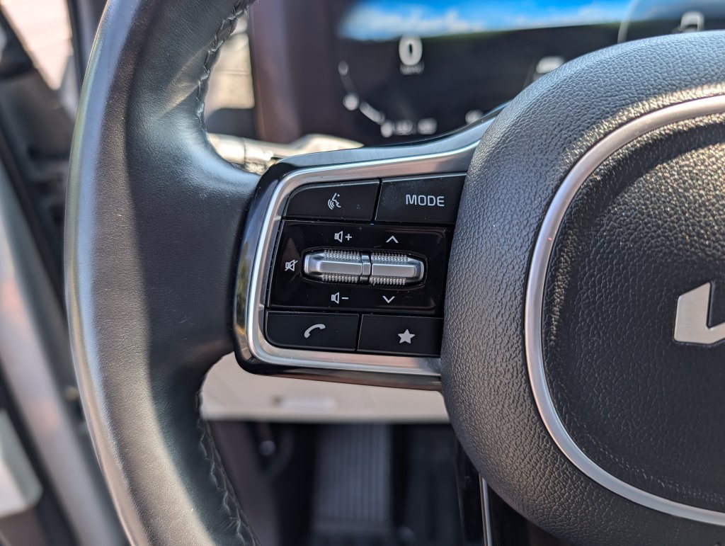 Used 2024 Kia Carnival SX Prestige FWD image 10