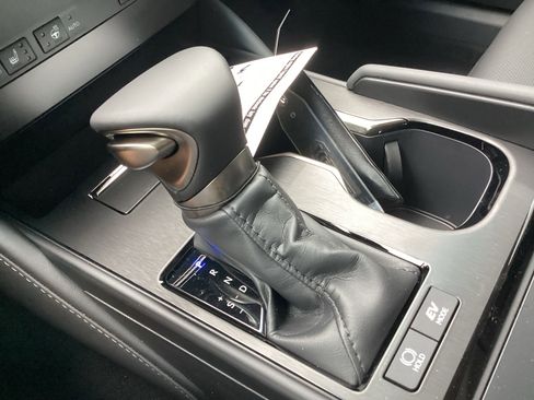 New 2025 Lexus ES 300h F Sport image 29