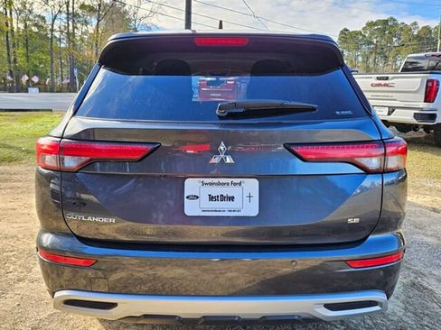 Used 2024 Mitsubishi Outlander SE image 11