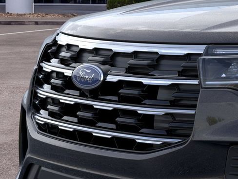 New 2026 Ford Explorer Active RWD image 18