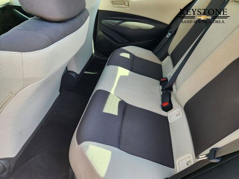 Used 2025 Toyota Corolla LE image 30