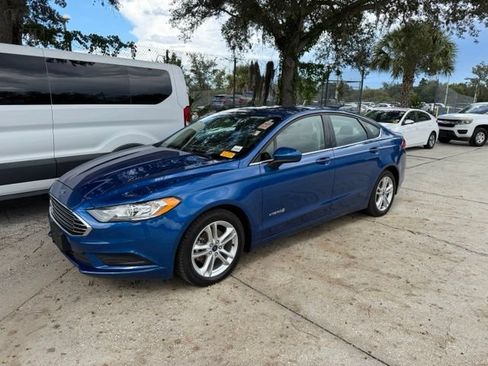 Used 2018 Ford Fusion SE FWD image 6