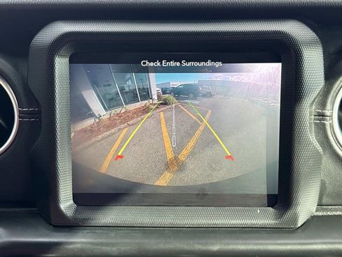 Used 2021 Jeep Wrangler Unlimited Sahara w/ Cold Weather Group image 27