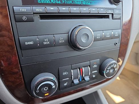 Used 2011 Chevrolet Impala LT w/ Luxury Edition Package image 21