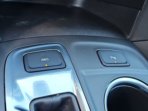 Used 2024 Chevrolet Equinox LT AWD/4WD image 23