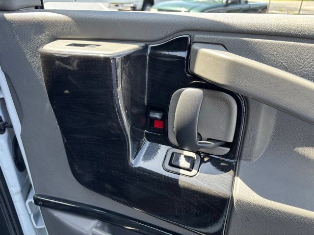 Used 2020 GMC Savana 2500 Extended w/ Enhanced Convenience Package RWD image 19