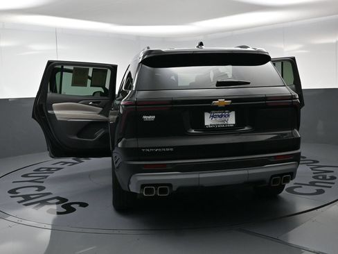 Used 2026 Chevrolet Traverse LT w/ Driver Confidence Package FWD image 27