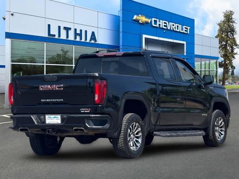 Used 2021 GMC Sierra 1500 AT4 w/ AT4 Preferred Package AWD/4WD image 2