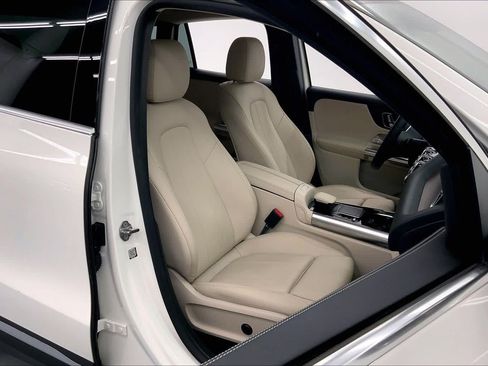 Certified 2022 Mercedes-Benz GLA 250 image 11
