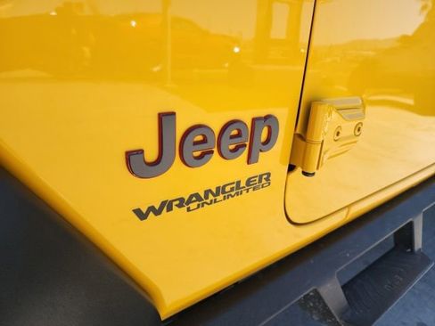 Used 2021 Jeep Wrangler Unlimited Rubicon AWD/4WD image 13