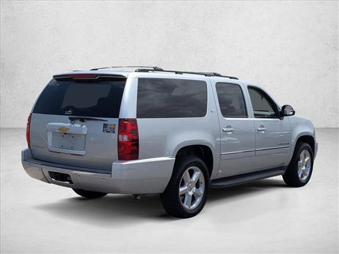 Used 2013 Chevrolet Suburban LTZ RWD image 5