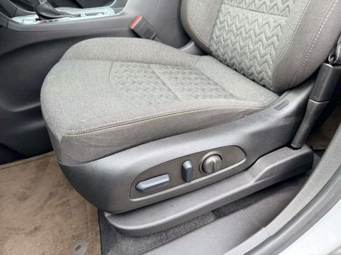 Used 2023 Chevrolet Equinox LT image 17