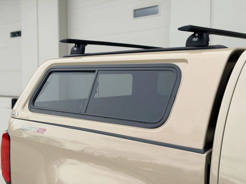 Used 2022 Chevrolet Colorado ZR2 image 32