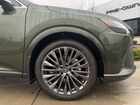 Used 2026 Lexus RX 450h AWD w/ Convenience Package image 13