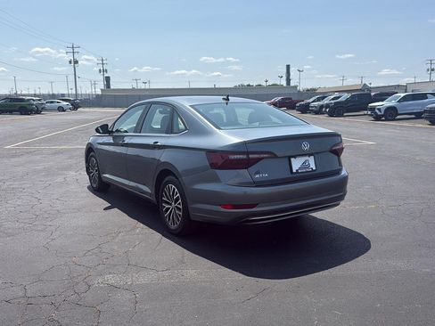 Used 2020 Volkswagen Jetta SE w/ SE Cold Weather Package FWD image 5