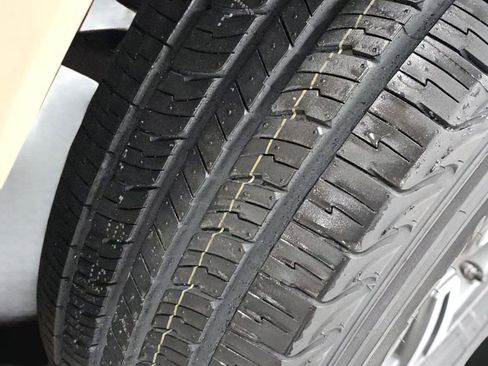 Used 2017 Toyota Tacoma TRD Sport image 18