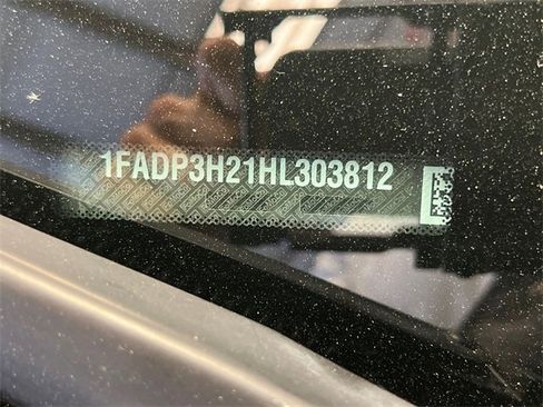 Used 2017 Ford Focus SEL w/ Cold Weather Package image 29