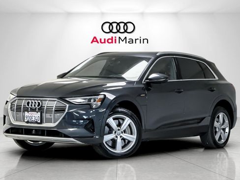 Used 2019 Audi e-tron Prestige w/ Prestige Package image 1