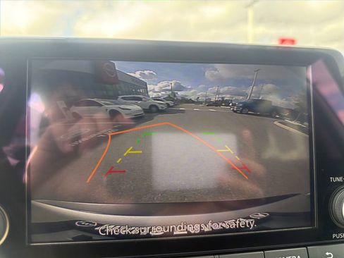 Used 2023 Nissan Rogue SV image 35