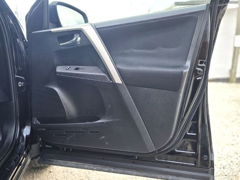Used 2014 Toyota RAV4 XLE image 21