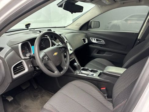 Used 2017 Chevrolet Equinox LS FWD image 9