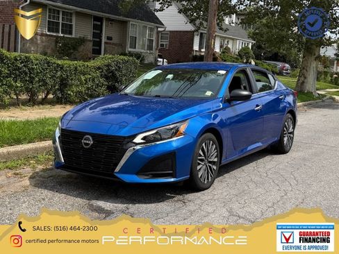 Used 2025 Nissan Altima 2.5 SV FWD image 1