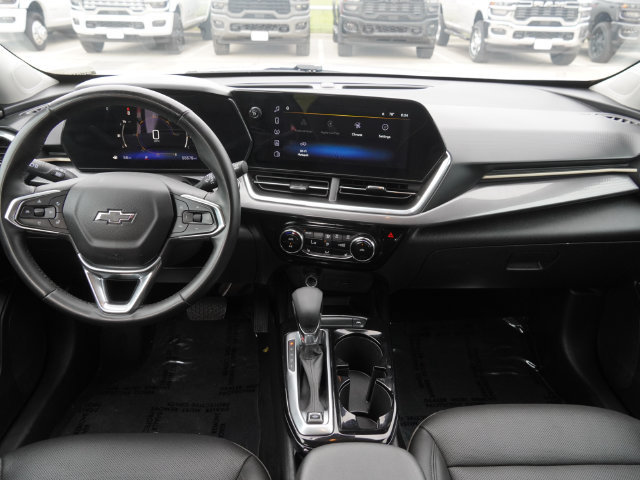 Used 2025 Chevrolet Trax ACTIV w/ Sunroof Package FWD image 5