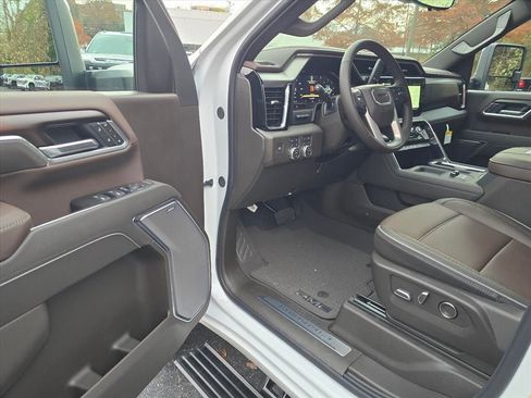 New 2026 GMC Sierra 2500 Denali w/ Denali Reserve Package image 5