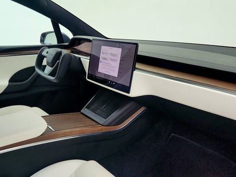 Used 2023 Tesla Model X image 31