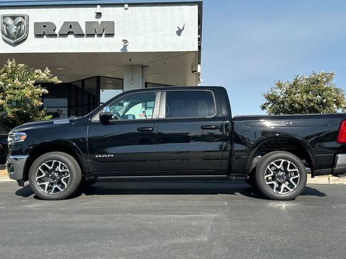 New 2026 RAM 1500 Laramie AWD/4WD image 6