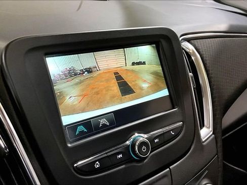 Used 2016 Chevrolet Malibu LT FWD image 23