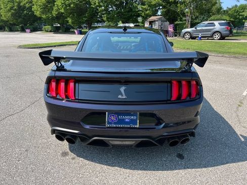 Used 2022 Ford Mustang Shelby GT500 w/ Carbon Fiber Track Pack RWD image 9