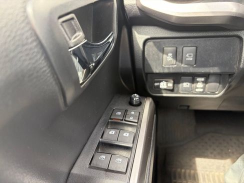 Used 2022 Toyota Tacoma Limited AWD/4WD image 30
