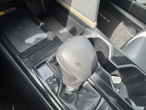 Used 2025 Toyota Camry SE w/ Convenience Package image 29