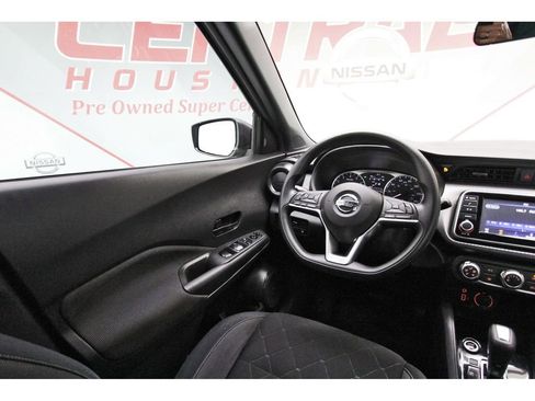 Used 2020 Nissan Kicks S FWD image 6