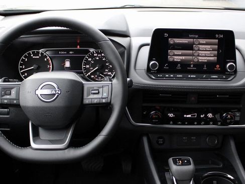 New 2026 Nissan Rogue SV image 4