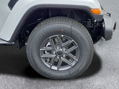 New 2025 Jeep Gladiator Sport image 31