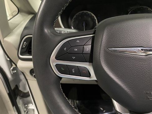 Used 2022 Chrysler Voyager LX FWD image 38