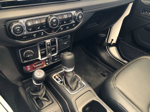 New 2025 Jeep Wrangler Unlimited Rubicon 392 image 18