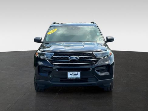 Used 2021 Ford Explorer XLT w/ Class III Trailer Tow Package AWD/4WD image 2
