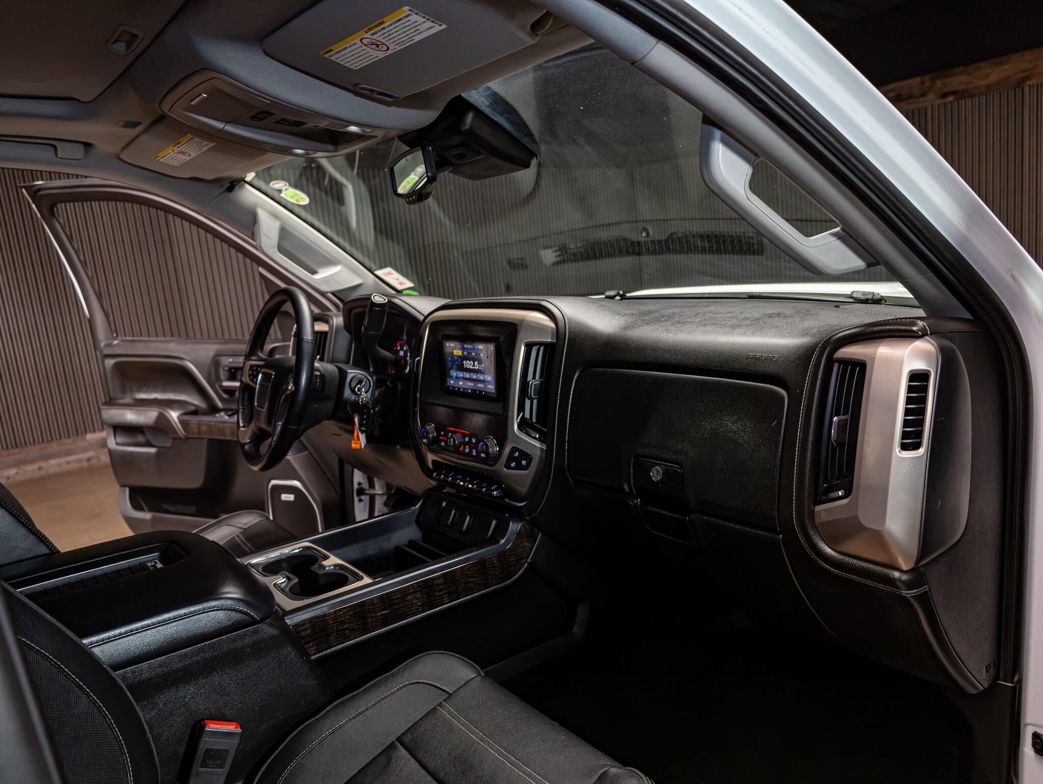 Used 2016 GMC Sierra 2500 Denali w/ Duramax Plus Package AWD/4WD image 16
