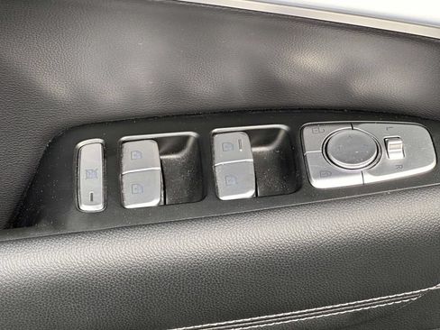 Used 2025 Genesis G70 2.5T RWD image 14