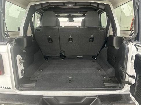 Used 2024 Jeep Wrangler Unlimited Rubicon image 20