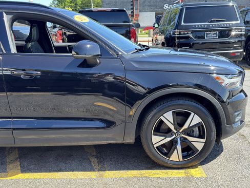 Used 2021 Volvo XC40 P8 Recharge w/ Advanced Package AWD/4WD image 12